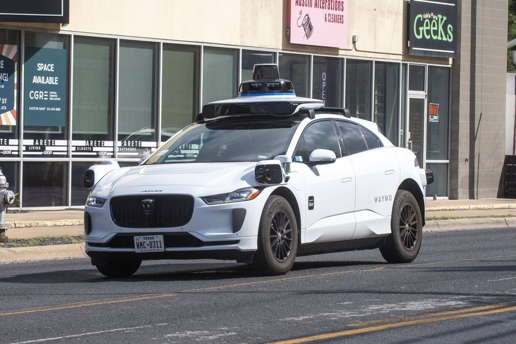 Waymo prouve que les voitures autonomes sont plus sûres que celles conduites par des humains