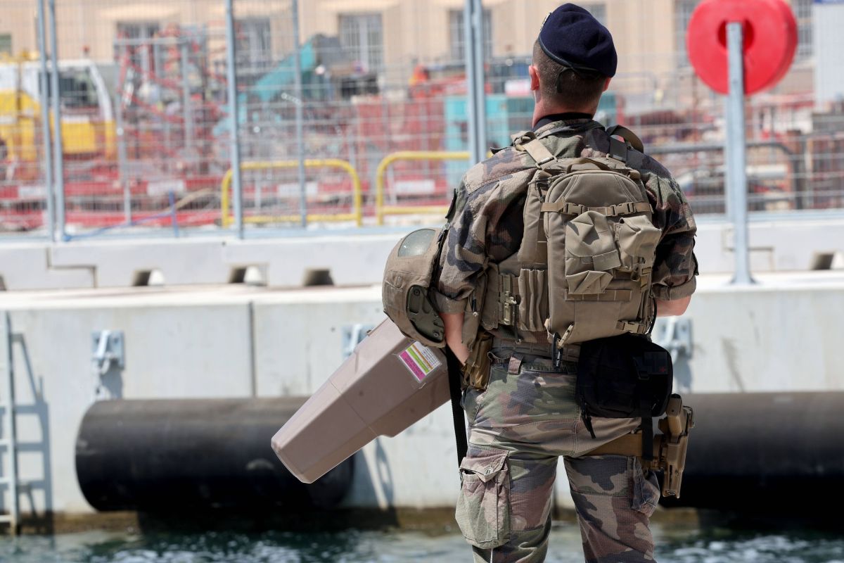 Des drones survolant l'île Longue : une alerte pour la sécurité nationale