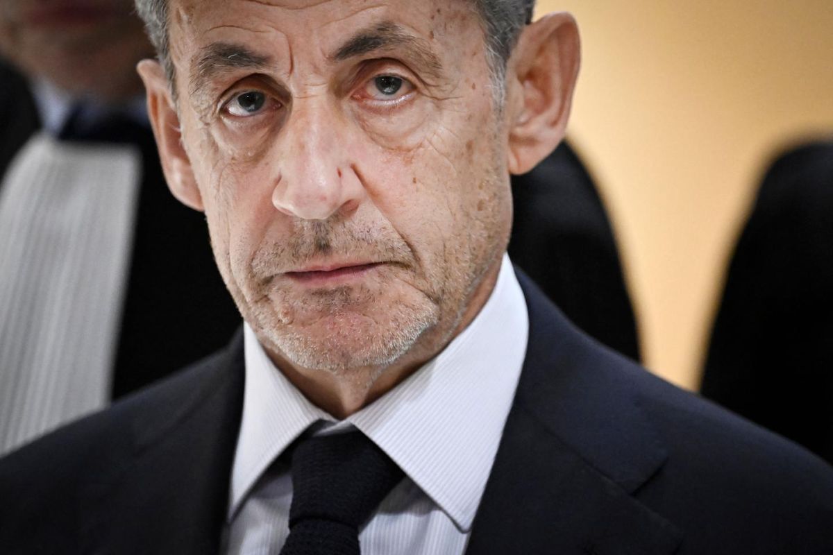 Sarkozy se confie sur son expérience derrière les barreaux : entre ombre et réflexion