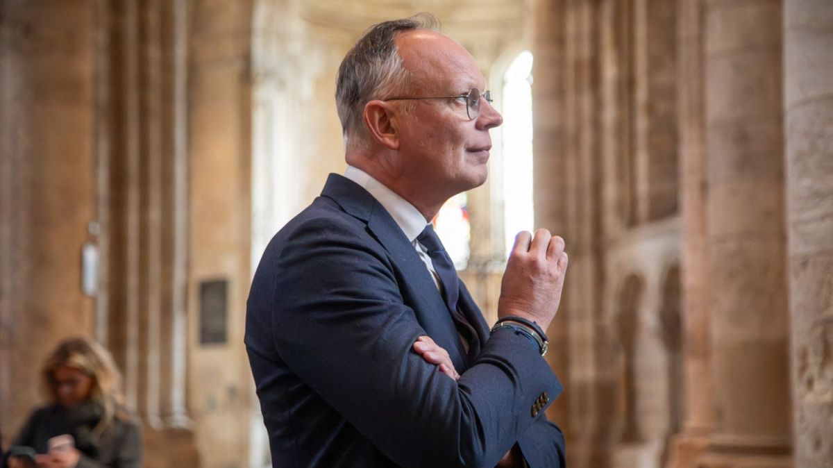 Édouard Philippe face aux macronistes : une stratégie audacieuse ou risquée ?