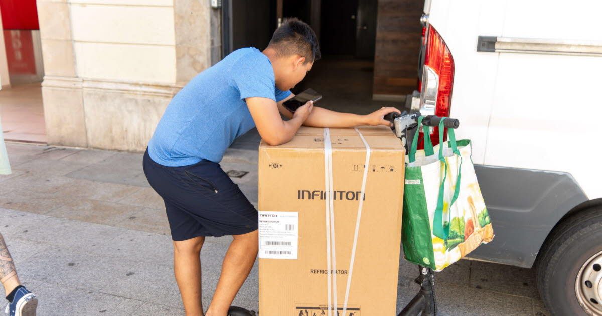 La livraison de colis entre particuliers : un nouveau défi pour les transporteurs