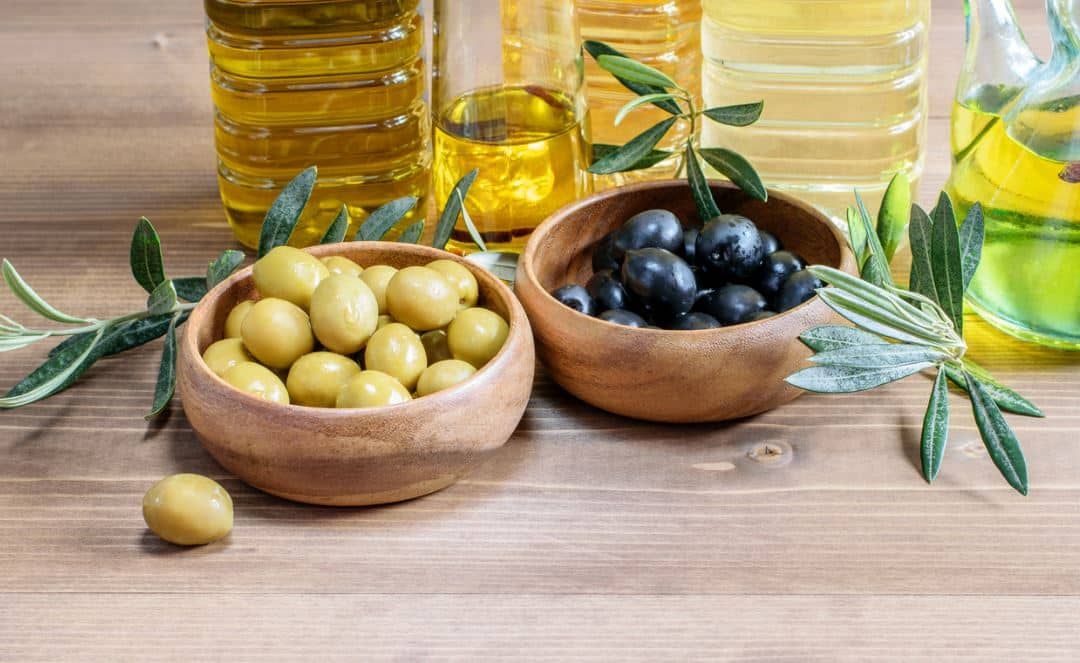 3 astuces incontournables pour dénoyauter vos olives facilement