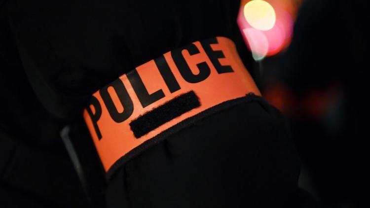 Un drame nocturne à Rennes : un homme retrouvé mort dans sa voiture, victime de tirs
