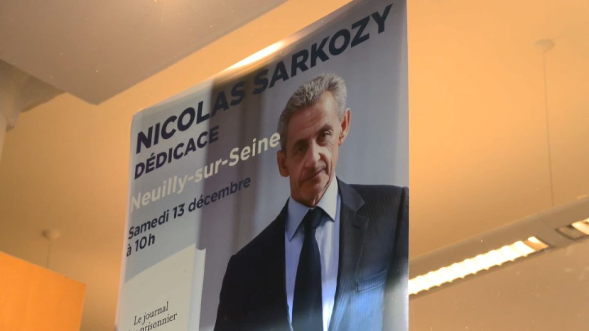 Nicolas Sarkozy entame sa tournée littéraire après sa libération