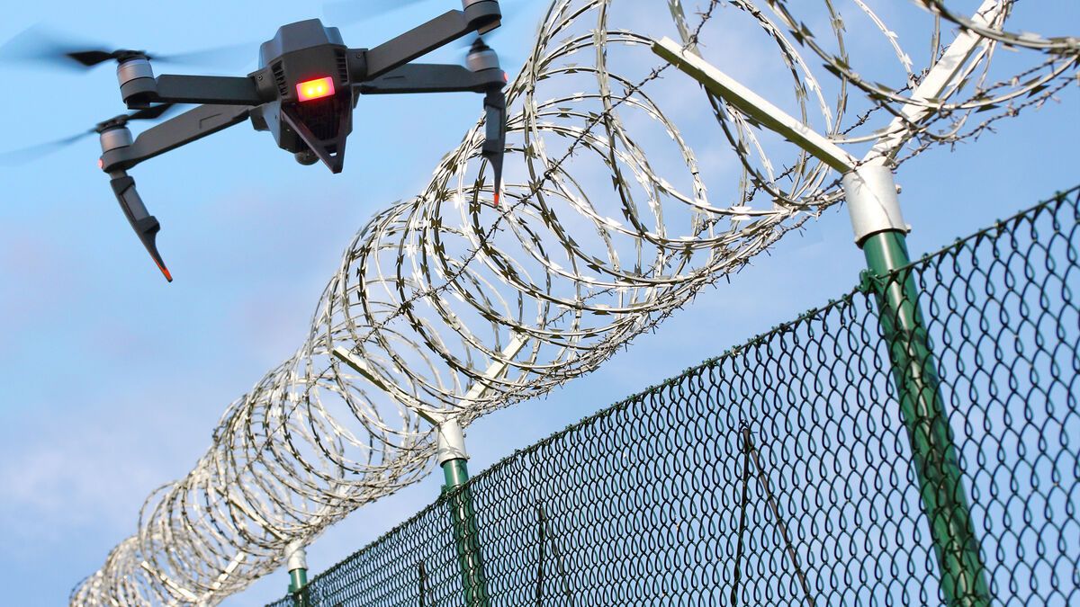 Drone à la prison : des « dronistes » pris la main dans le sac