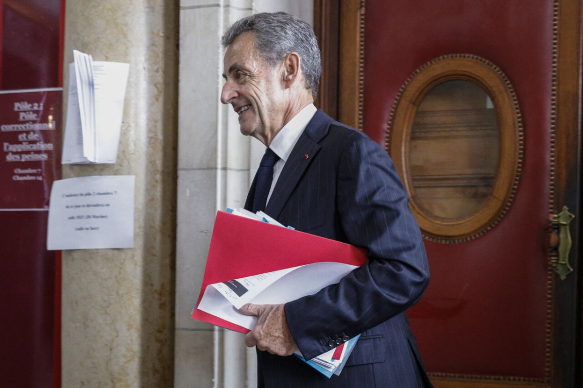 Nicolas Sarkozy face aux familles des victimes du DC-10 : un livre qui choque