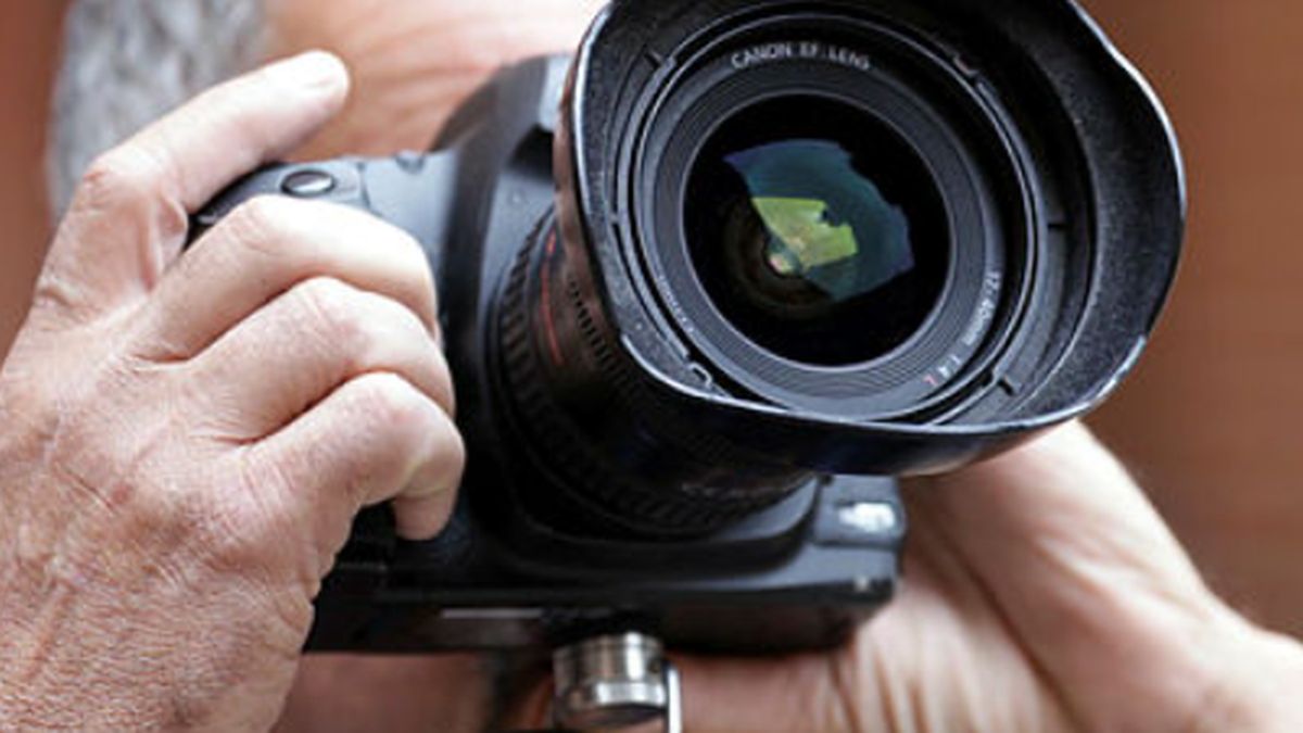 Un photographe de Gironde impliqué dans une affaire d'images générées par IA