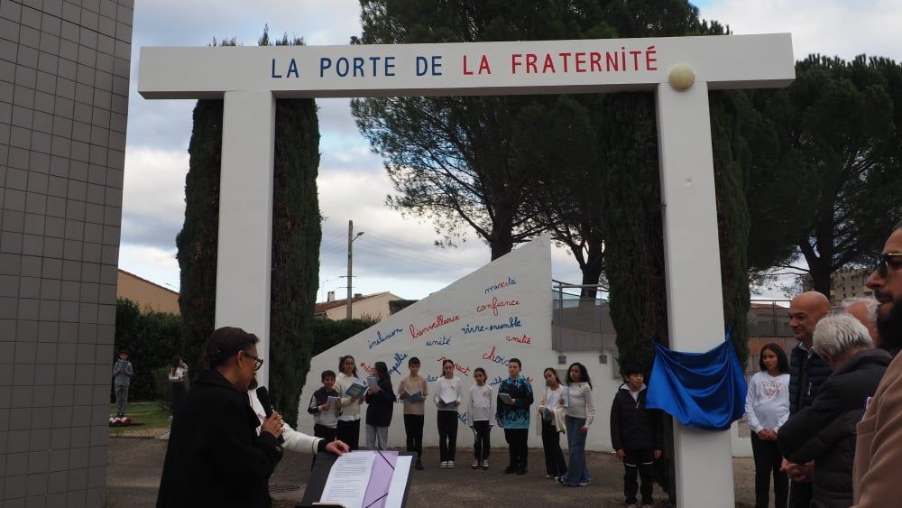 Le collège Alphonse-Daudet célèbre la laïcité avec un jardin de fraternité