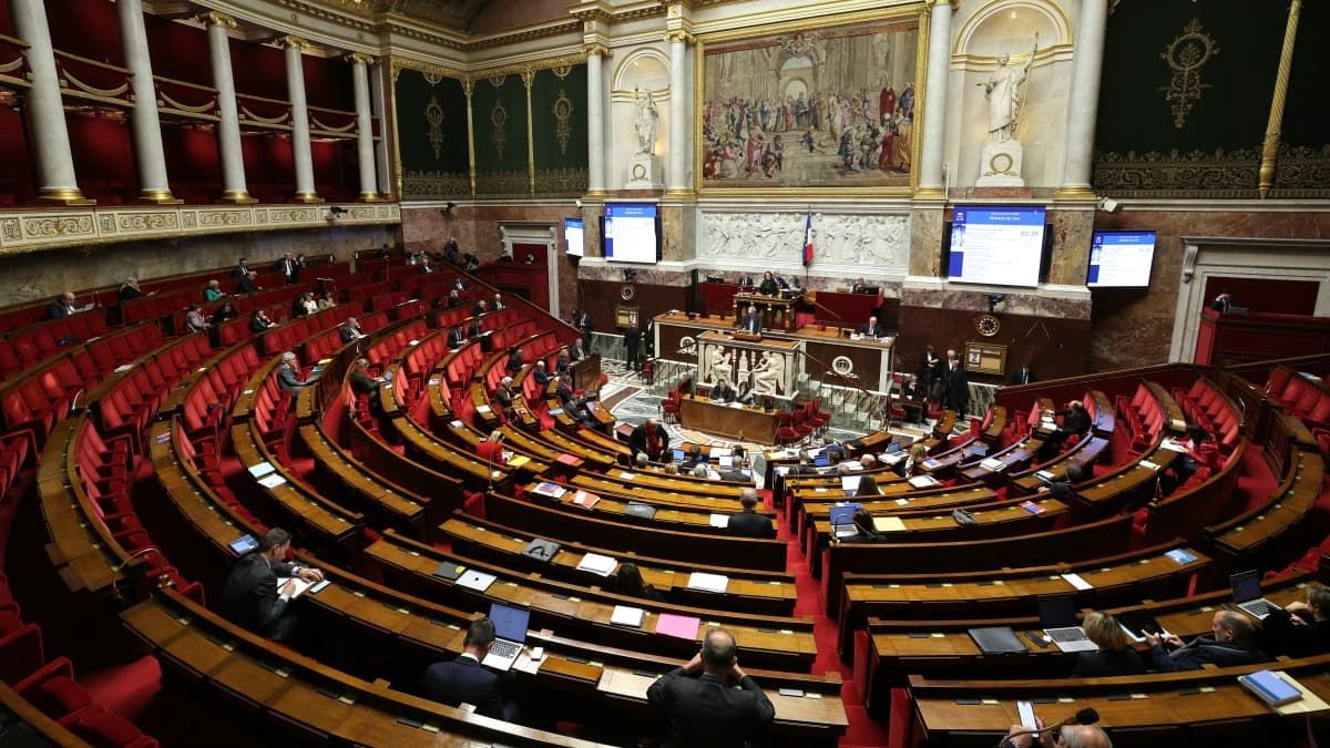 L'Assemblée Nationale approuve le renouvellement automatique des titres de séjour