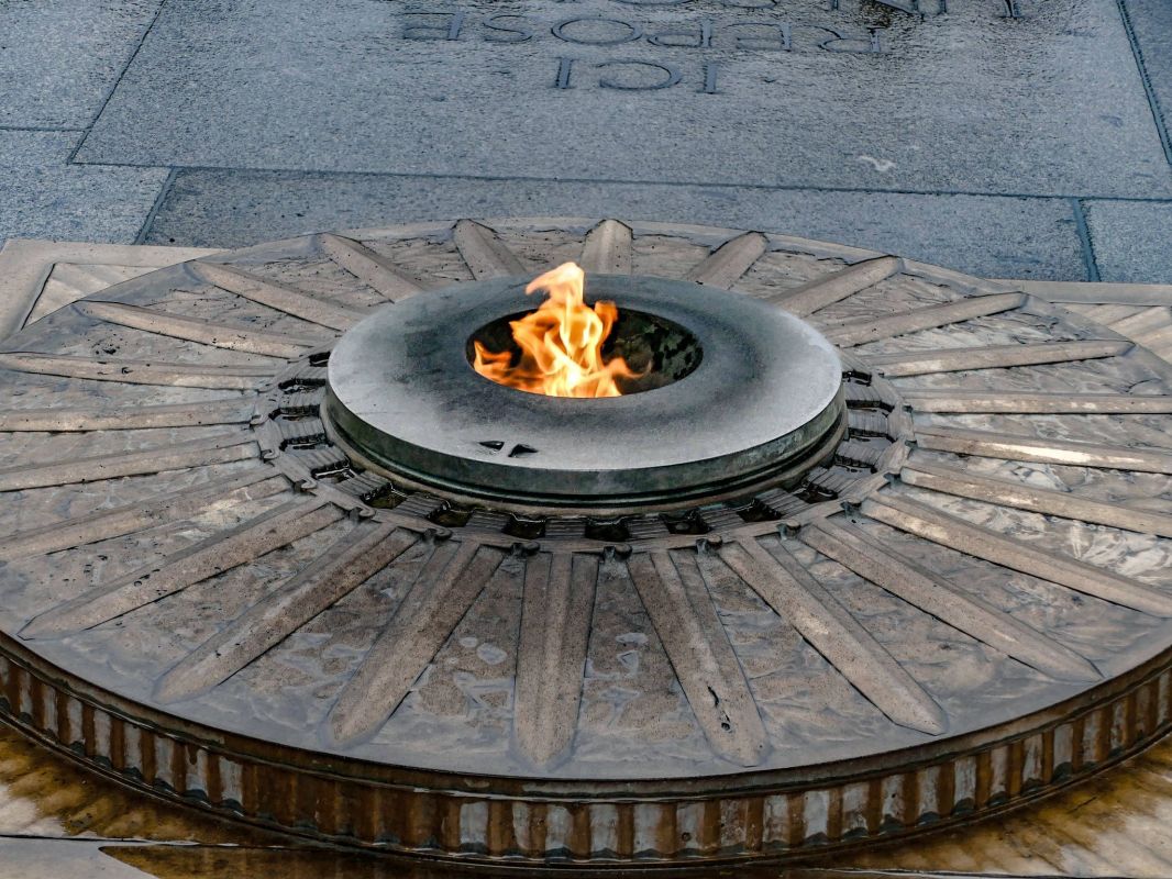 Un acte provocateur sur la tombe du Soldat inconnu à Paris