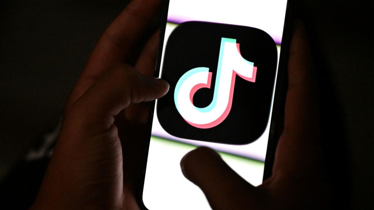 Sur TikTok, la prolifération des faux comptes d'actualités créent le buzz et la confusion