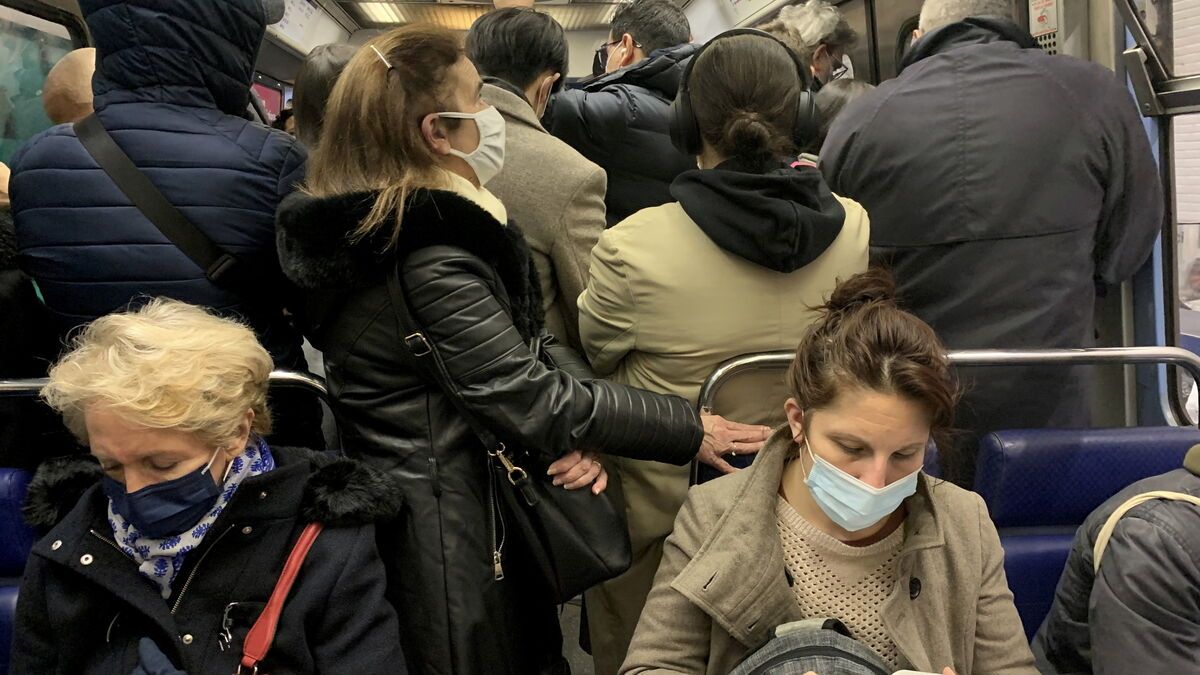 Les distributeurs de gel hydroalcoolique disparaissent des transports franciliens