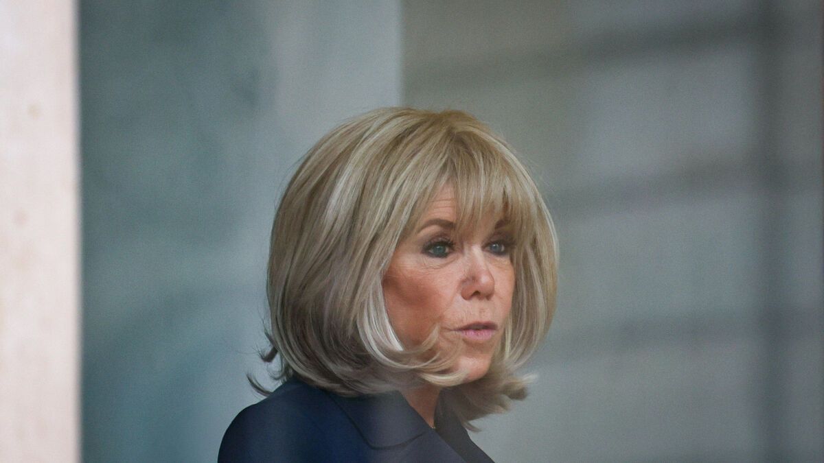 Brigitte Macron face à la tempête : des féministes portent plainte pour injure publique