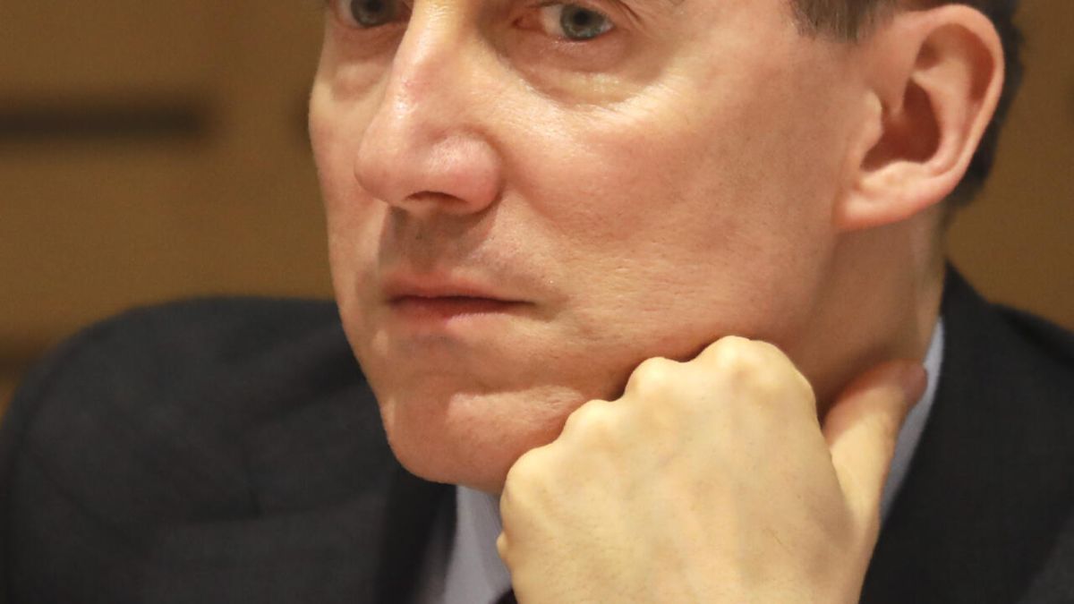 Gaël Giraud face à des accusations de violences sexuelles : la justice enquête