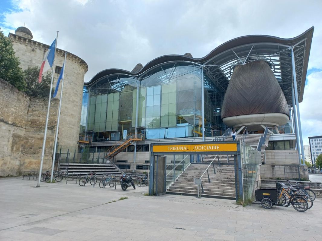 Une tragédie cachée : la confiance trahie d'une adolescente en détresse