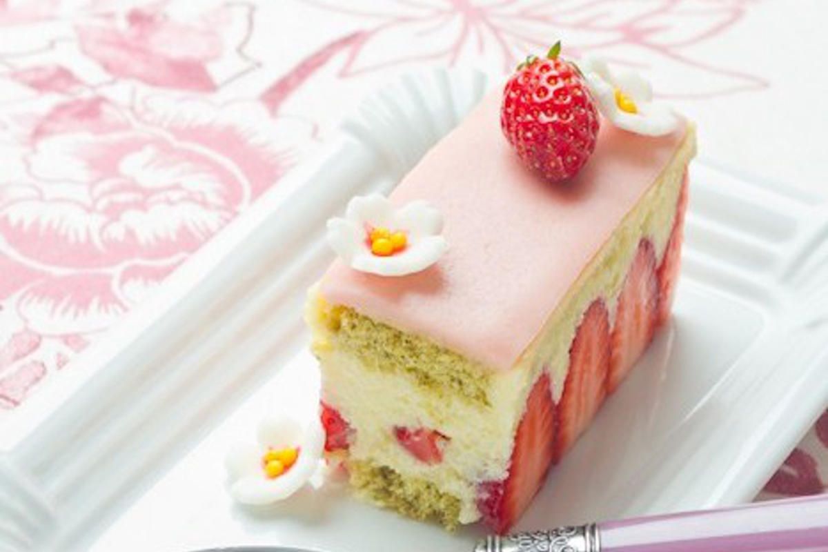 Fraisier du Japon : l'alliance parfaite de la fraise, du matcha et du yuzu