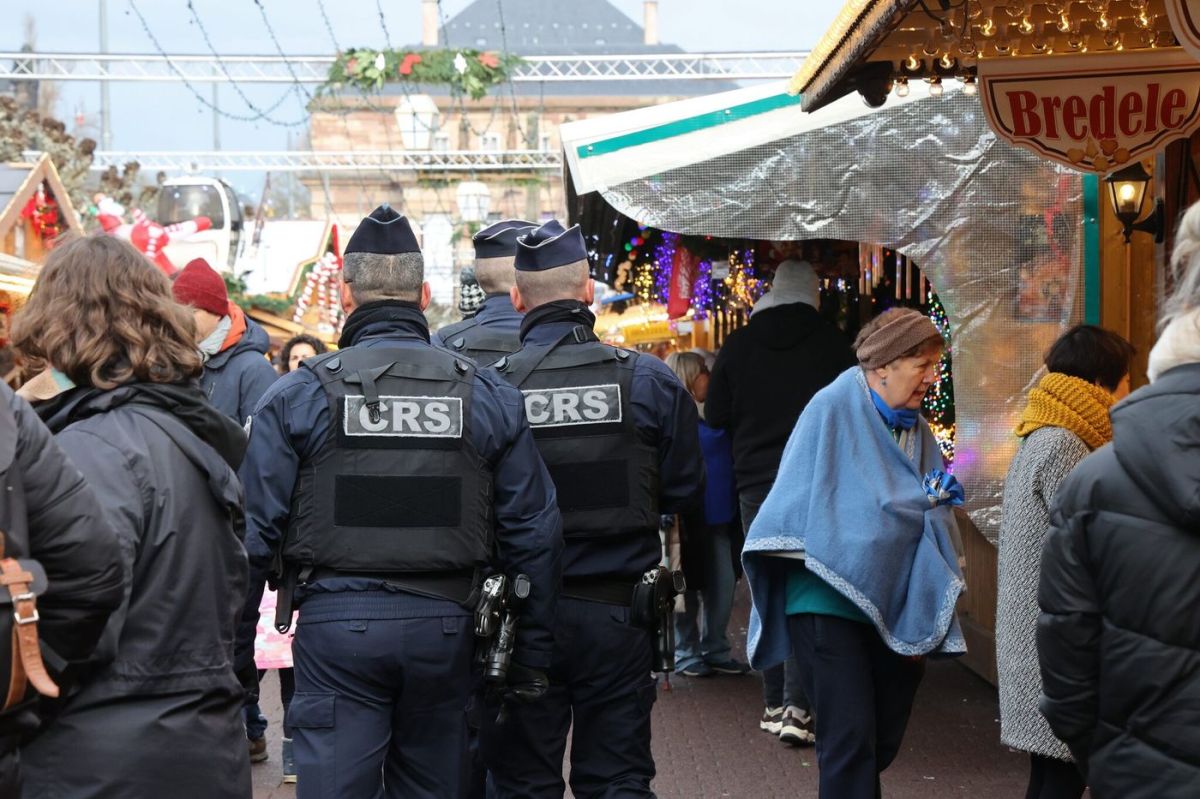 Une nouvelle année sous haute surveillance : 90 000 policiers mobilisés
