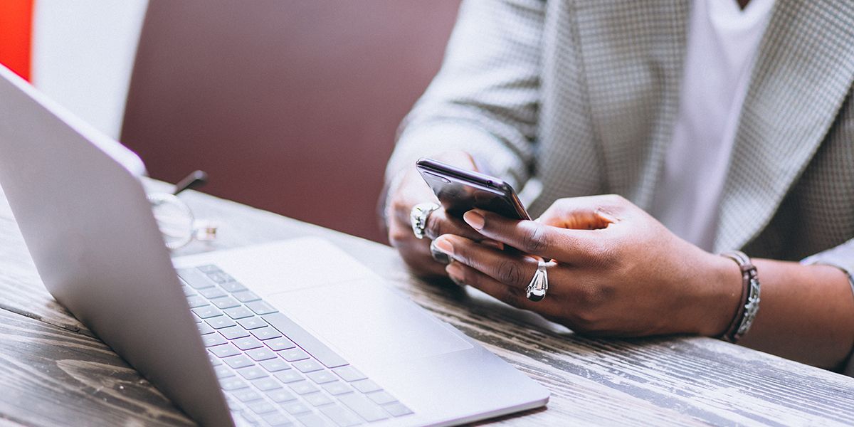 Comment gérer efficacement son compte courant pour éviter de laisser l'argent dormir ?