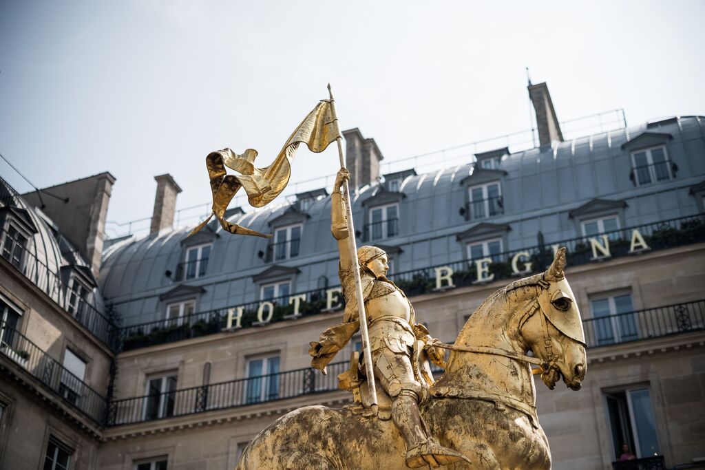 Un vol audacieux : la lame de l'épée de Jeanne d'Arc dérobée à Paris