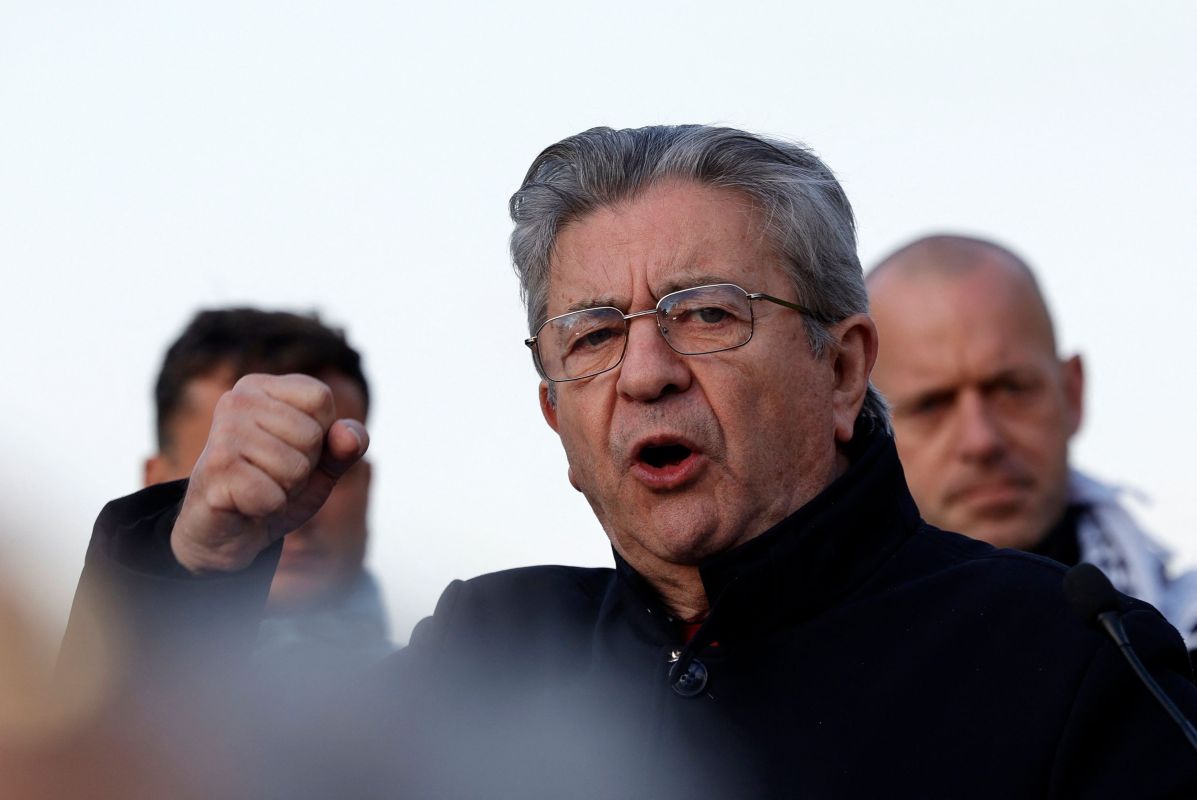 Macron applaudit la chute de Maduro : les réactions enflammées des Insoumis