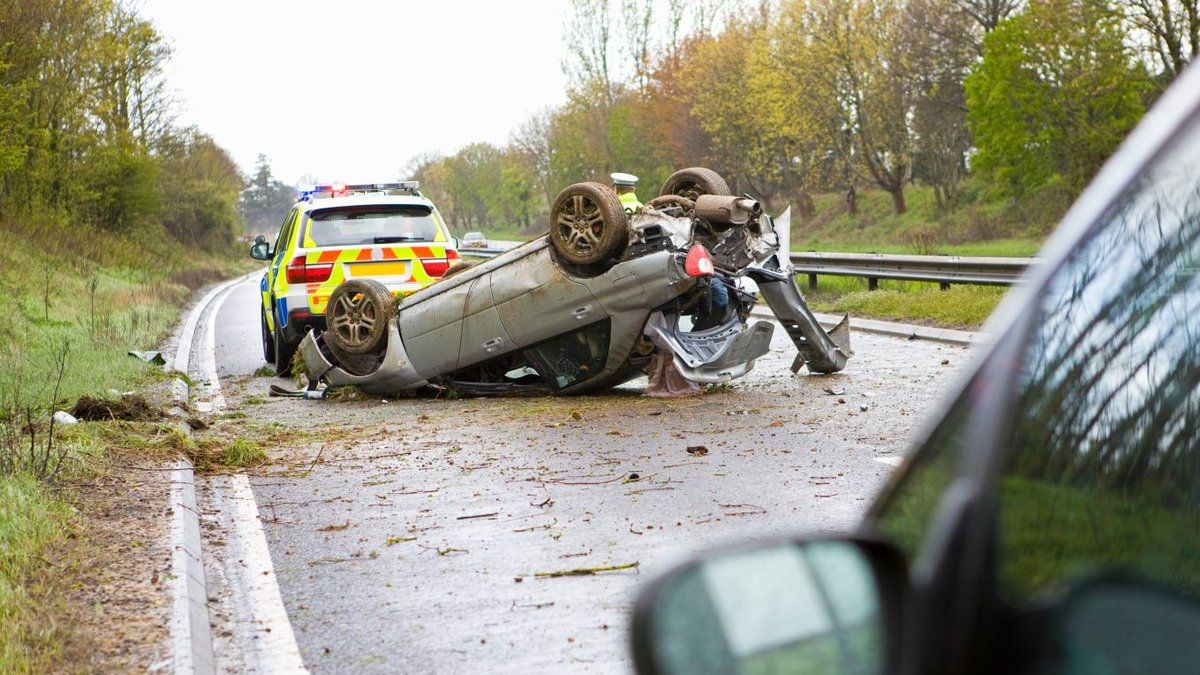 Un accident mortel causé par des feuilles de thé sur la route au Japon