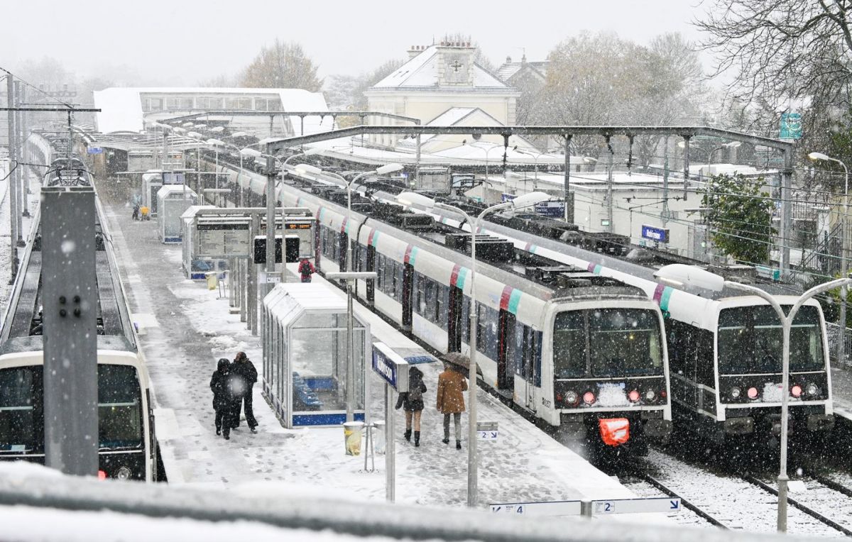 Comment la neige perturbe notre réseau ferroviaire : explications et enjeux