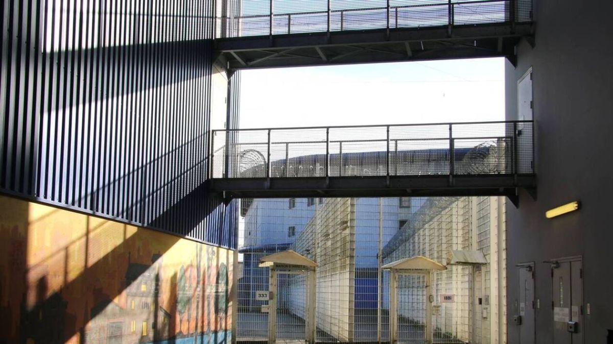 À Rennes, la prison face au défi des téléphones portables : un futur incertain