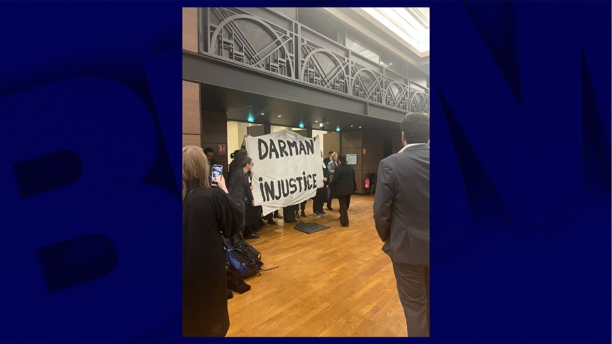 Des avocats s'opposent à Darmanin lors de la cérémonie de vœux