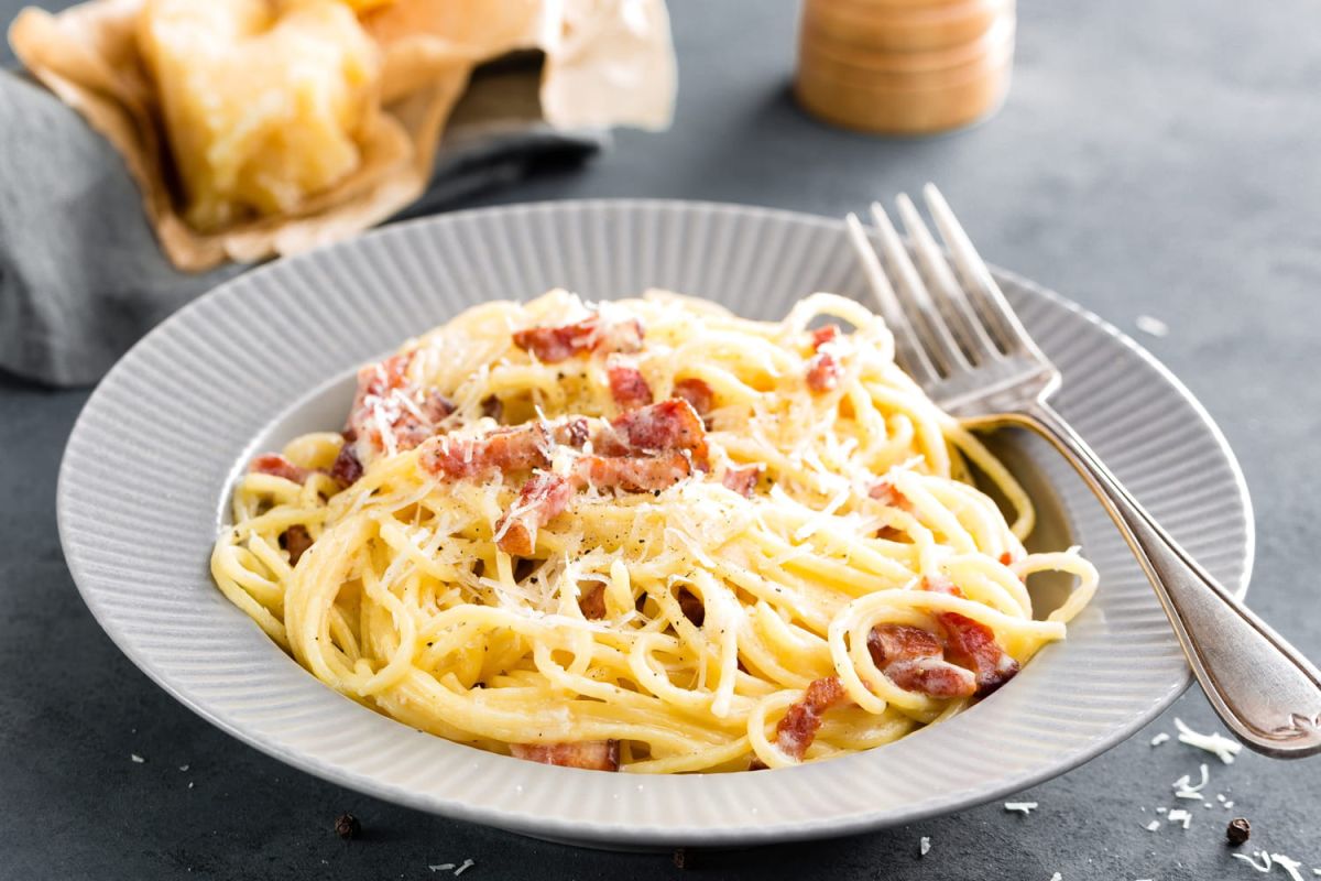 Les secrets des pâtes à la carbonara révélés par Cyril Lignac