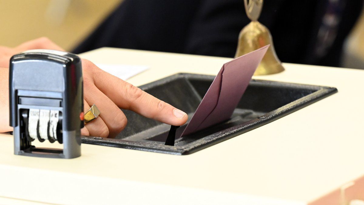 La gauche unie choisit son candidat pour 2027 : une primaire cruciale en octobre