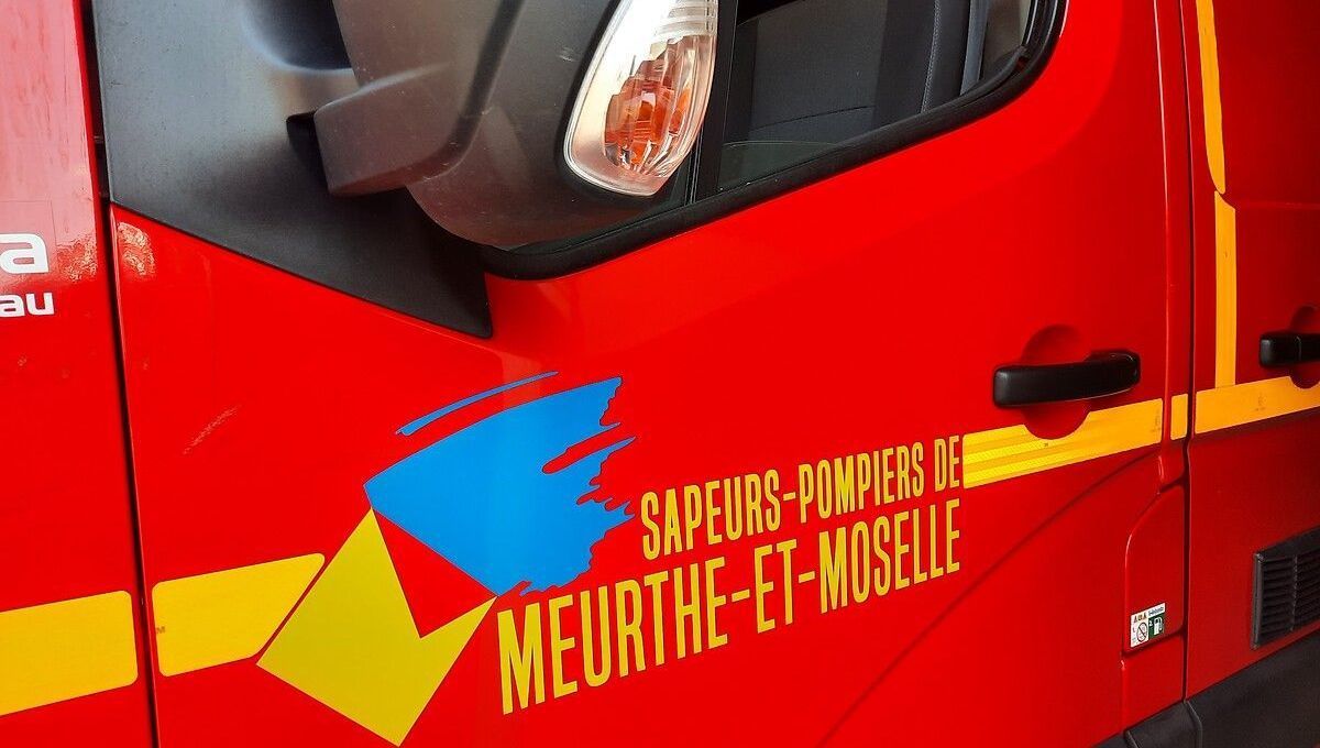 tragédie nocturne à Trieux : une femme perd la vie dans un incendie d'appartement