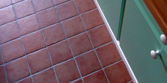 Prendre soin de votre sol en tomettes : astuces indispensables pour le nettoyer et le rénover