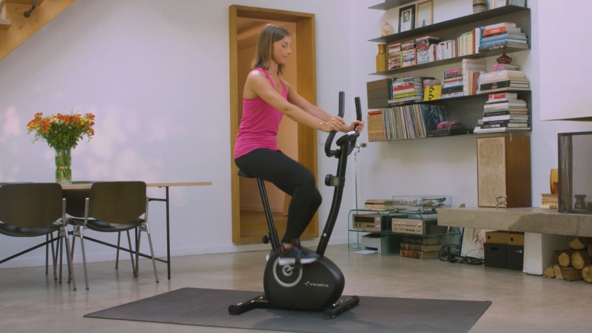 Découvrez le vélo d'appartement soldé chez Intersport : une aubaine pour le cardio à domicile