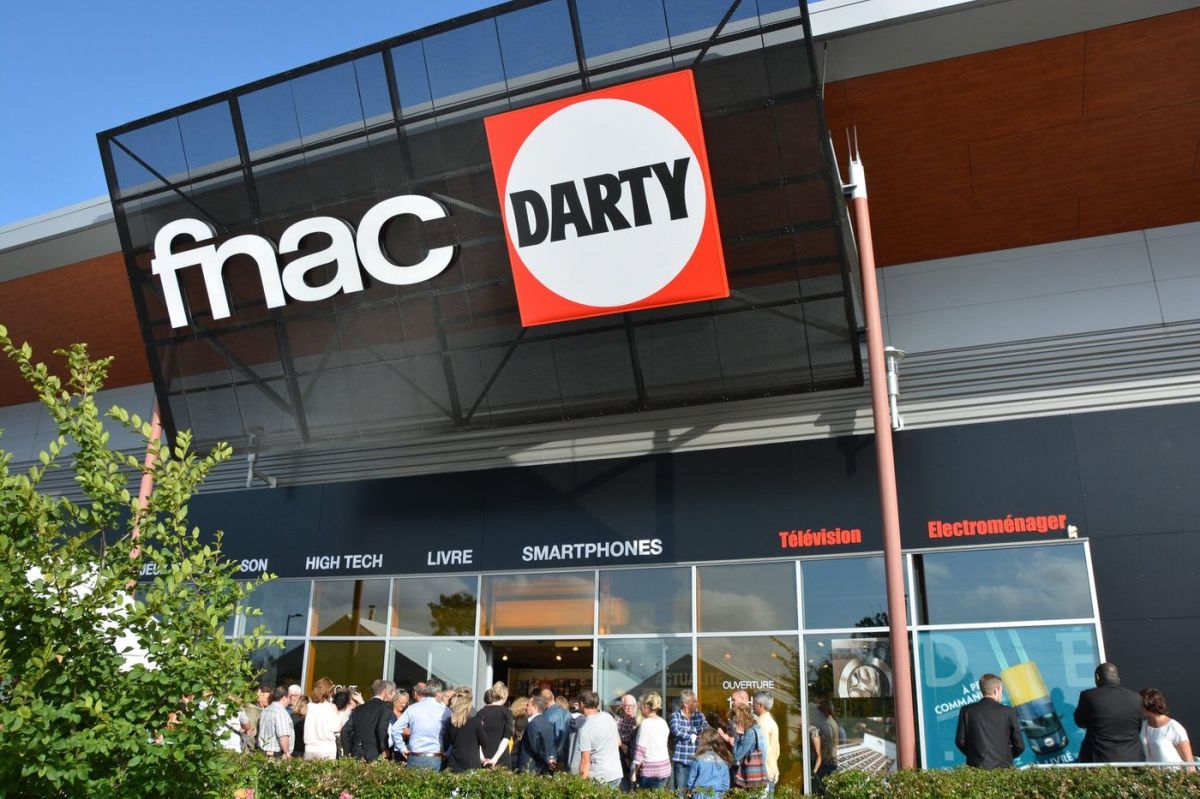 Daniel Kretinsky vise Fnac Darty avec une OPA ambitieuse