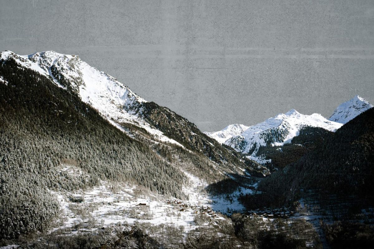 Un incendie ravage un hôtel de Courchevel, l'évacuation d'urgence des occupants en cours