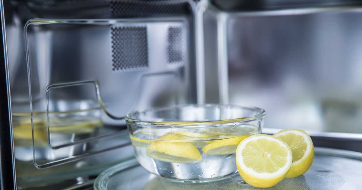 Micro-ondes : 7 astuces rapides pour chasser les mauvaises odeurs