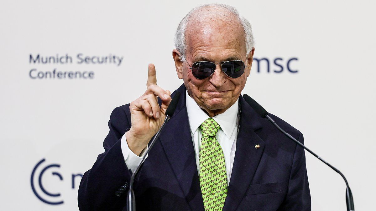 Un clin d'œil élégant : le président de la Conférence de Munich s'inspire d'Emmanuel Macron