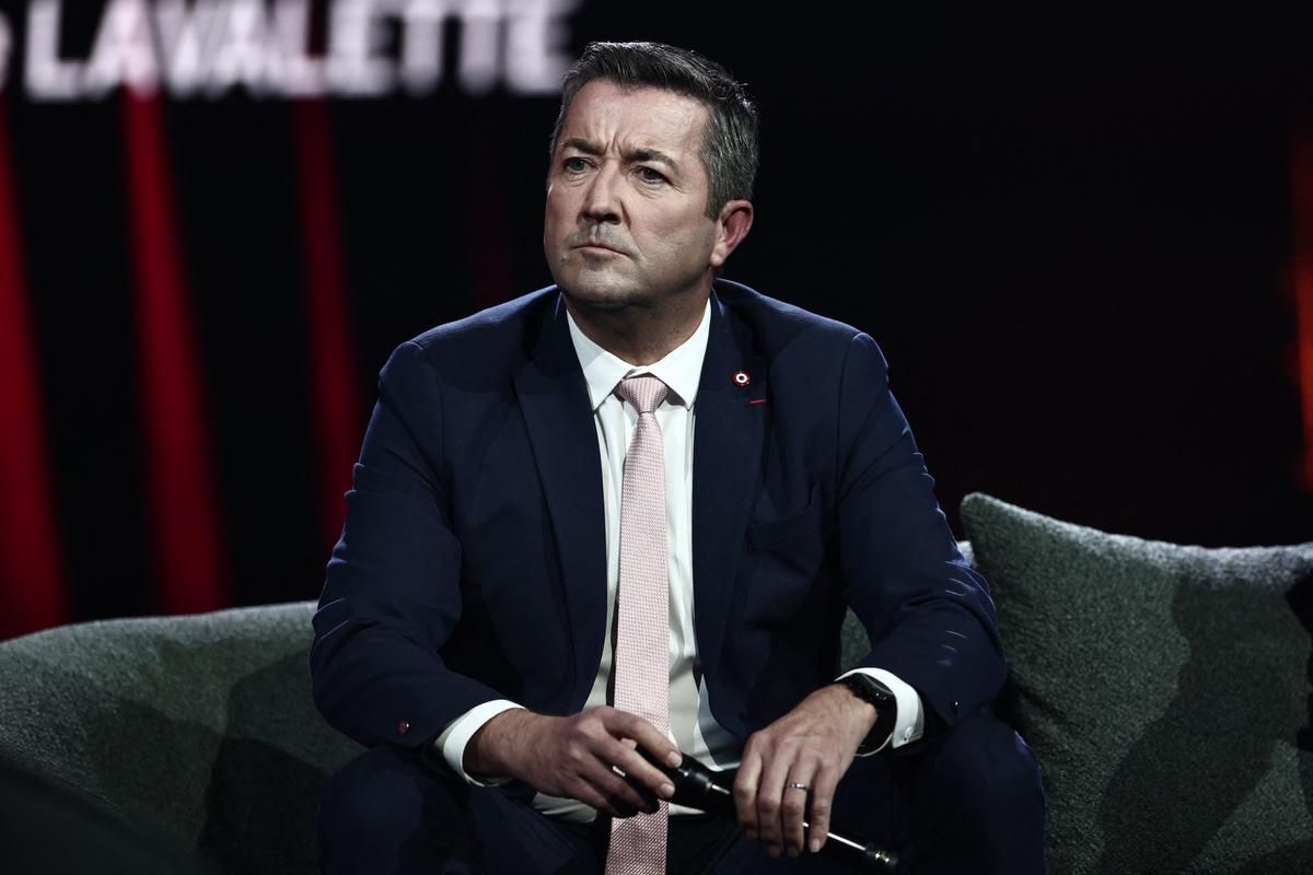 Attaque violente lors d’un meeting à Poissy : Karl Olive sous le choc