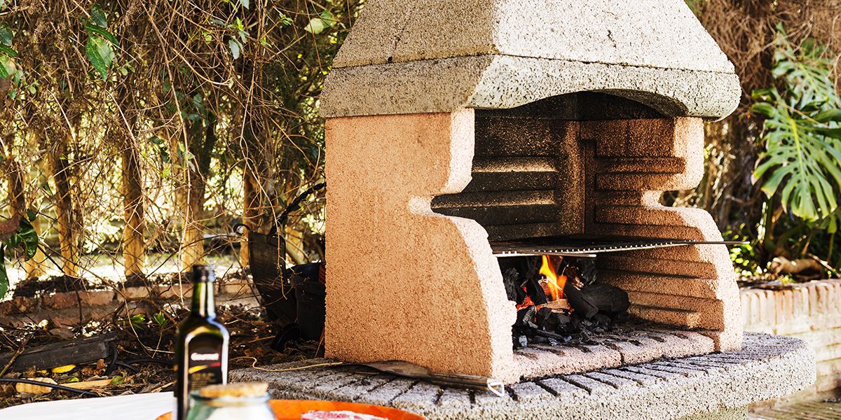 Créer votre propre barbecue en dur dans le jardin