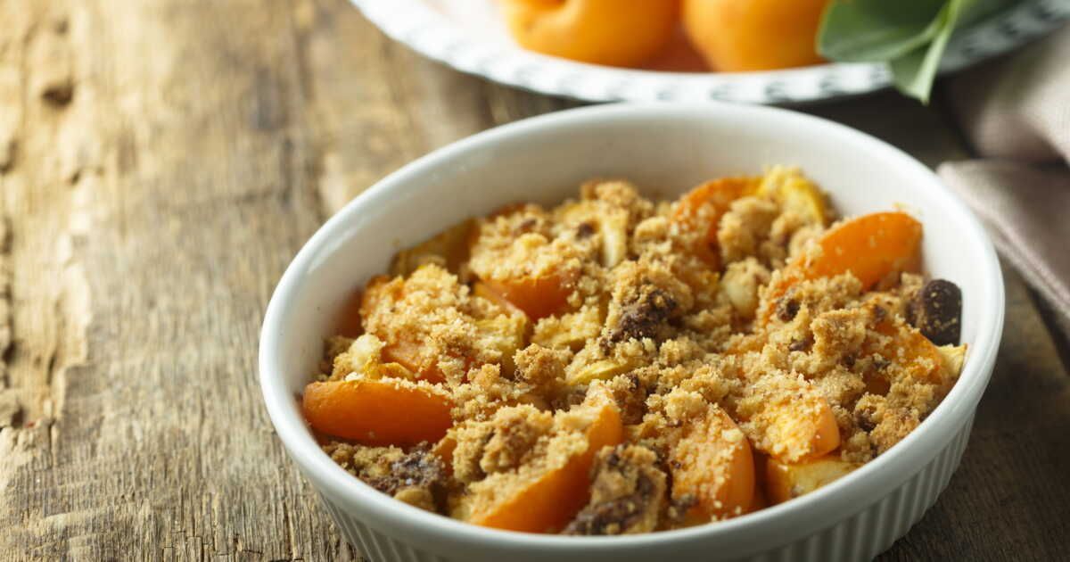 Un crumble aux abricots irrésistible à la façon de Cyril Lignac