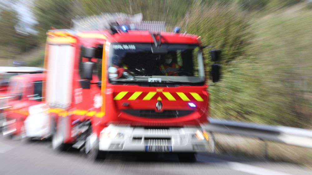 Feu de végétation à Barles et Bayons : les pompiers en action face à un défi naturel