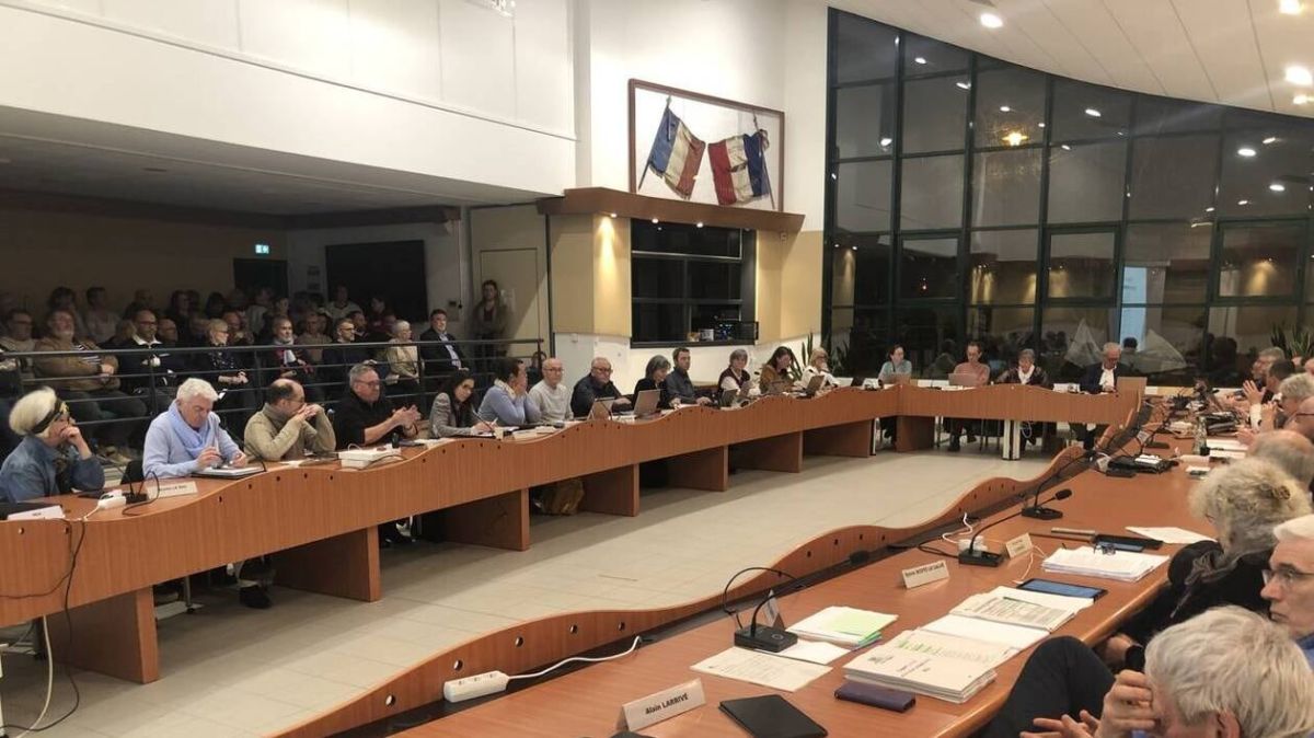 Une page se tourne à Hennebont : dernier conseil municipal avant les élections