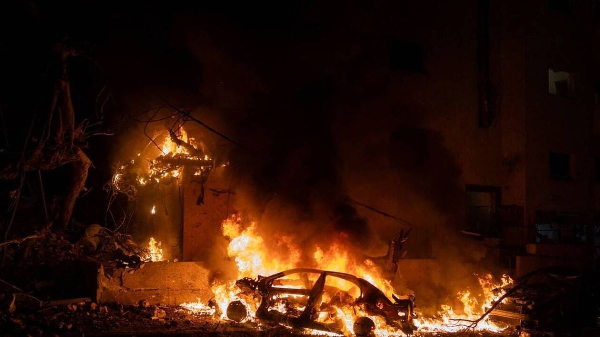 Tensions au Moyen-Orient : frappes iraniennes sur Israël et ambiguïtés autour de Khamenei