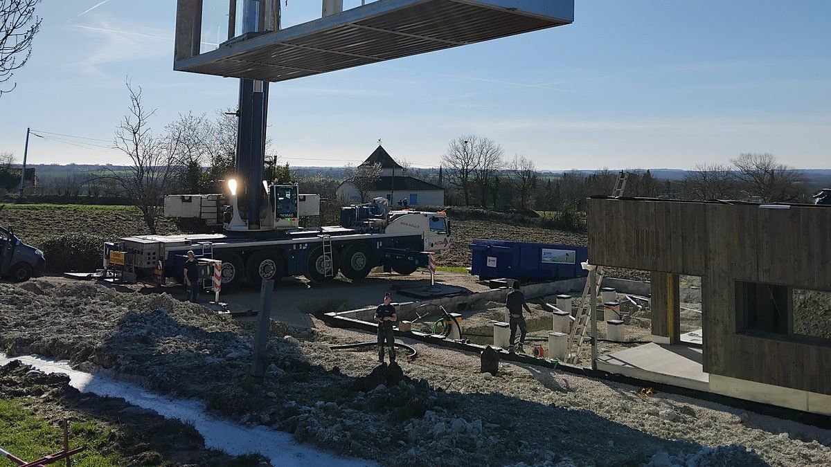 La crèche se construit dans les airs : un projet ambitieux à Quercy Blanc