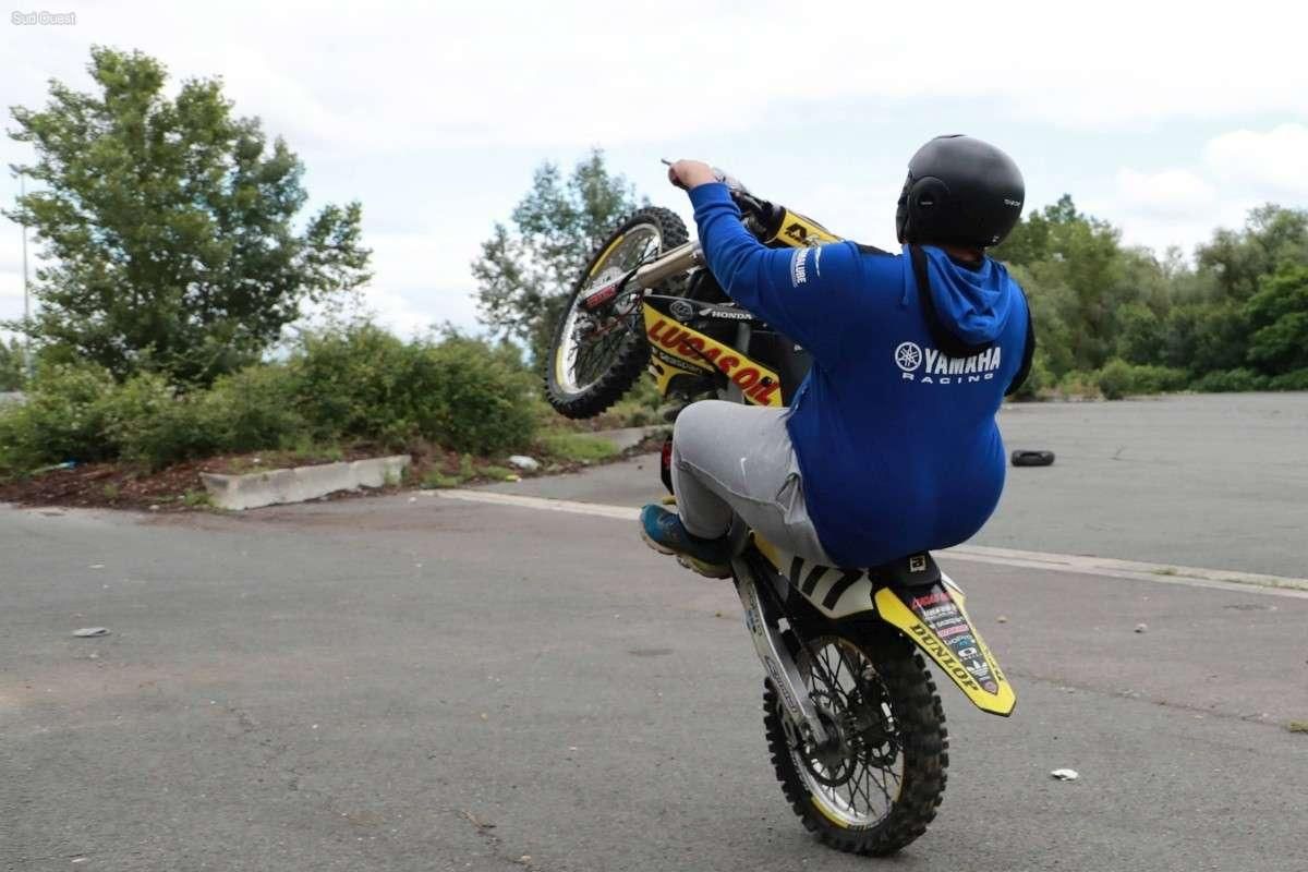 Un octogénaire victime d'un rodéo : réalité ou exagération ?