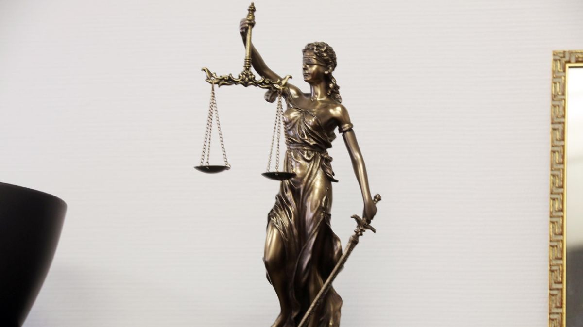 L'alcool au volant : le procès d'un conducteur retardé après la mort d'un ami piéton