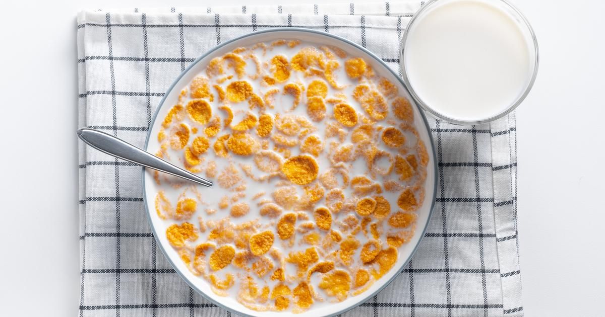 Manger des céréales le soir : une solution économique, mais est-ce sain ?