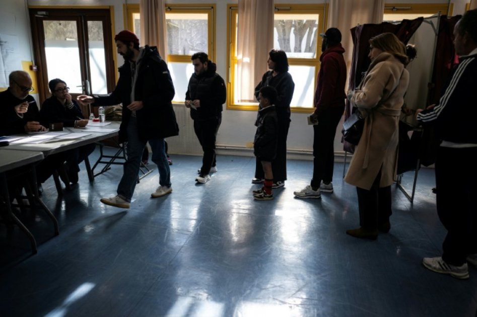 Les alliances à gauche se dessinent après la percée de LFI aux municipales