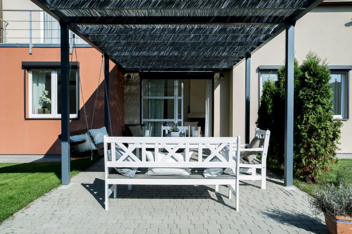 La tonnelle remplace la pergola et séduit les jardiniers cet été