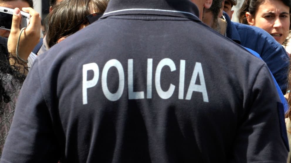 Tragédie au Portugal : un père soupçonné de meurtres, le retour des enfants en France en discussion